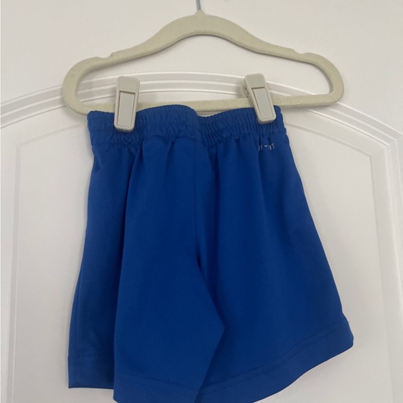 Nike | (3T) Nike Dri-Fit Blue Short Set - Picture 4 of 7